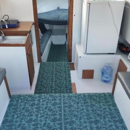Nice Boat To Sleep In Barcelona Sant Adrià de Besòs Exteriör bild
